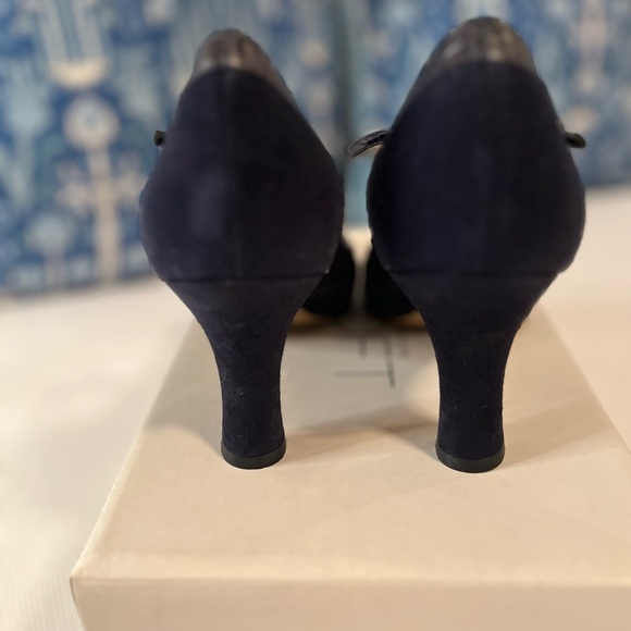 Ann Taylor Loft size 8 Sydney Deep blue suede & leather upper - Picture 4 of 5